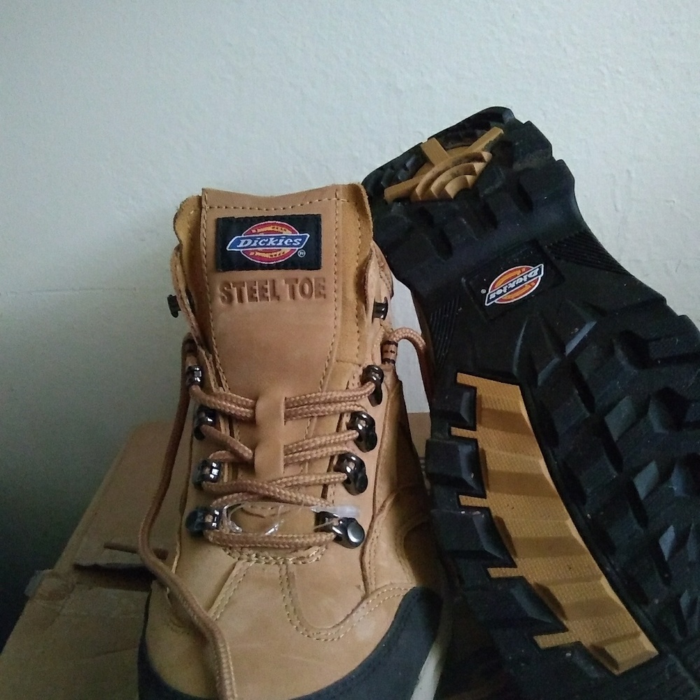 Dickie suede steel toed work shoes
